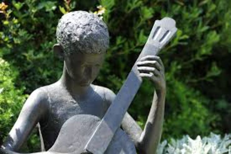 Sculptures Garden Trip Packages