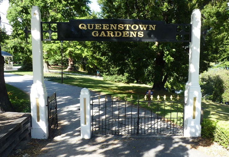 Queenstown Gardens Trip Packages