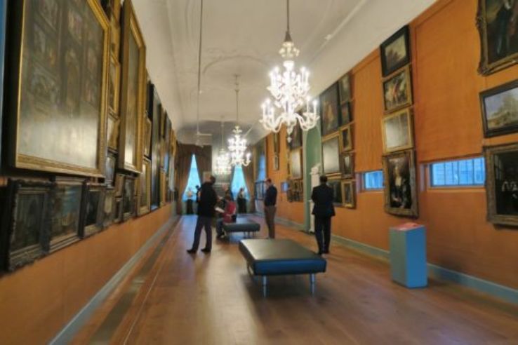 Prince William V Gallery Trip Packages