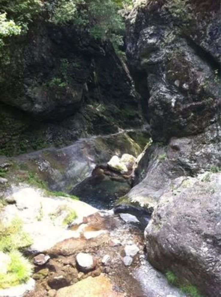 Odake Limestone Caves Trip Packages