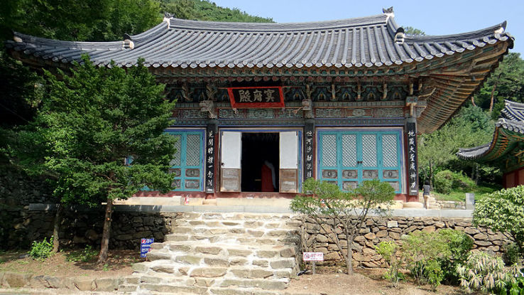 Jeondeungsa Temple Trip Packages