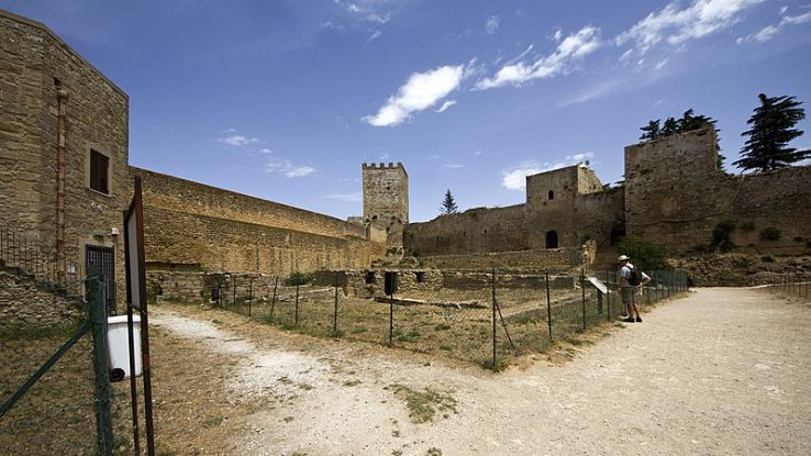 Castello di Lombardia Trip Packages