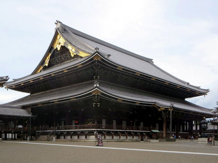 Higashi Honganji Trip Packages