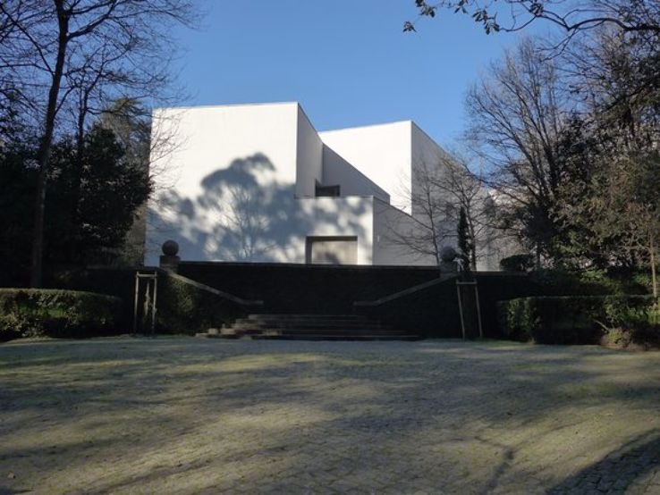 Serralves Museum & Villa Trip Packages