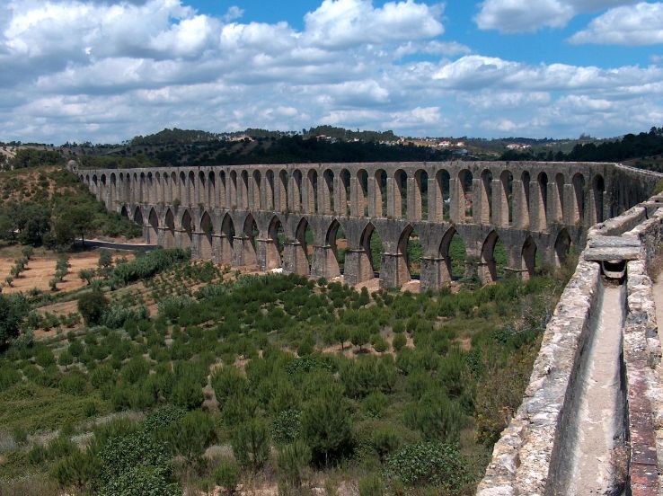 Aqueduto dos Pegoes Trip Packages