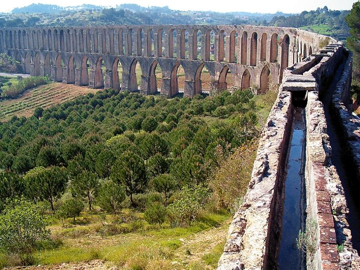 Aqueduto dos Pegoes Trip Packages