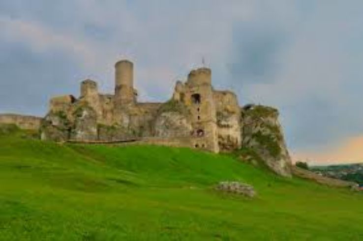 Ogrodzieniec Castle Trip Packages