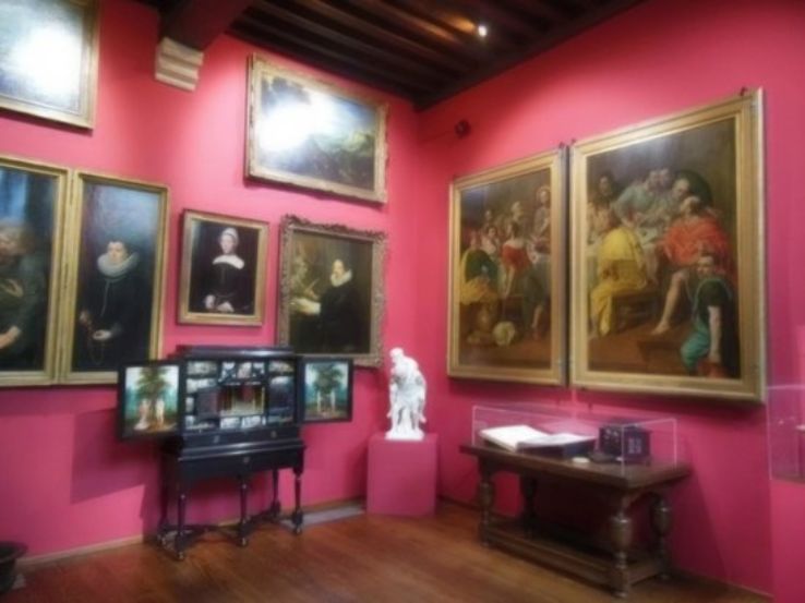 Rockox House Trip Packages