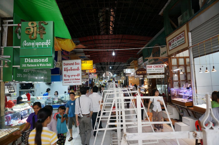 Bogyoke Market Trip Packages