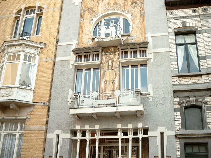 Cauchie House Trip Packages