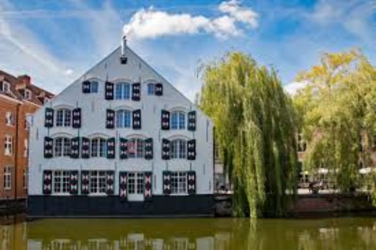 DE FORTUIN HOUSE Trip Packages