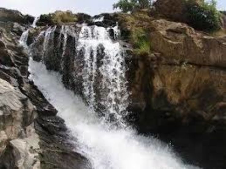 Kurra Falls Trip Packages