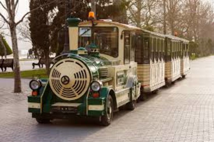 Baku Seaside Park Trip Packages