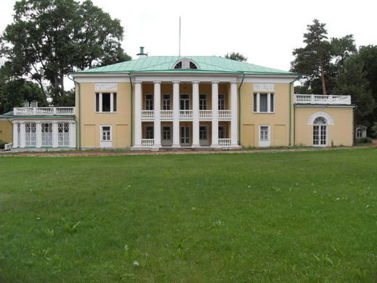 Gorki Leninskiye Trip Packages