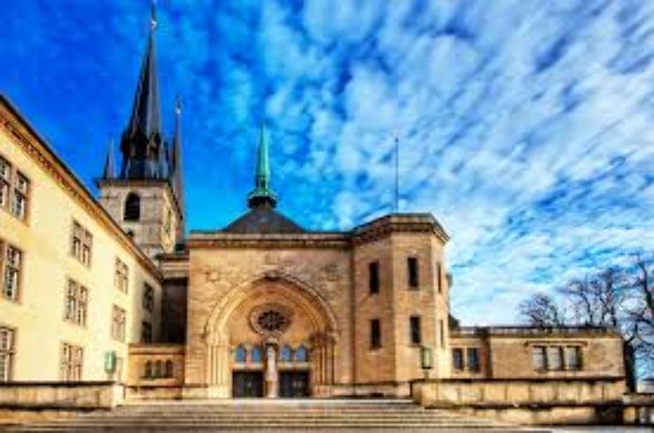 Notre-Dame Cathedral Trip Packages