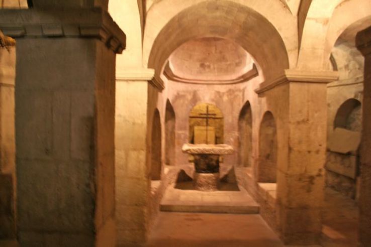 Apt Cathedral Trip Packages