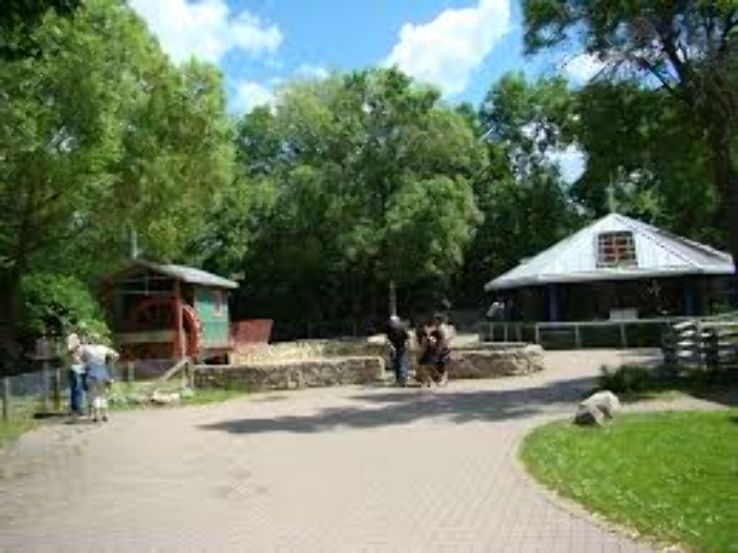 The Assiniboine Park and Zoo  Trip Packages