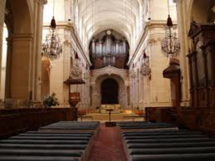 Versailles Cathedral Trip Packages