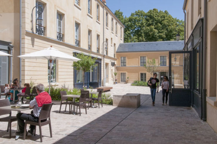 Cour des Senteurs Trip Packages