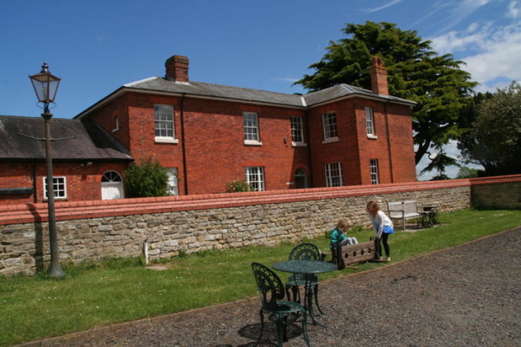 Milton Keynes Museum Trip Packages