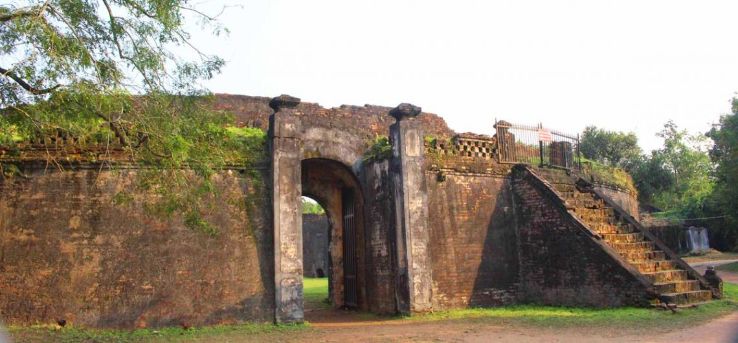 Climb Up The Ho Quyen, Tiger Fighting Arena, And Long Chau Temple  Trip Packages