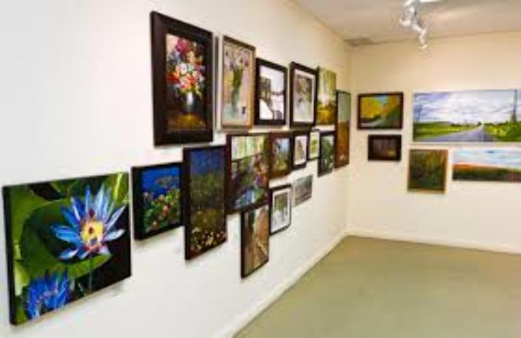 Go to an art gallery  Trip Packages