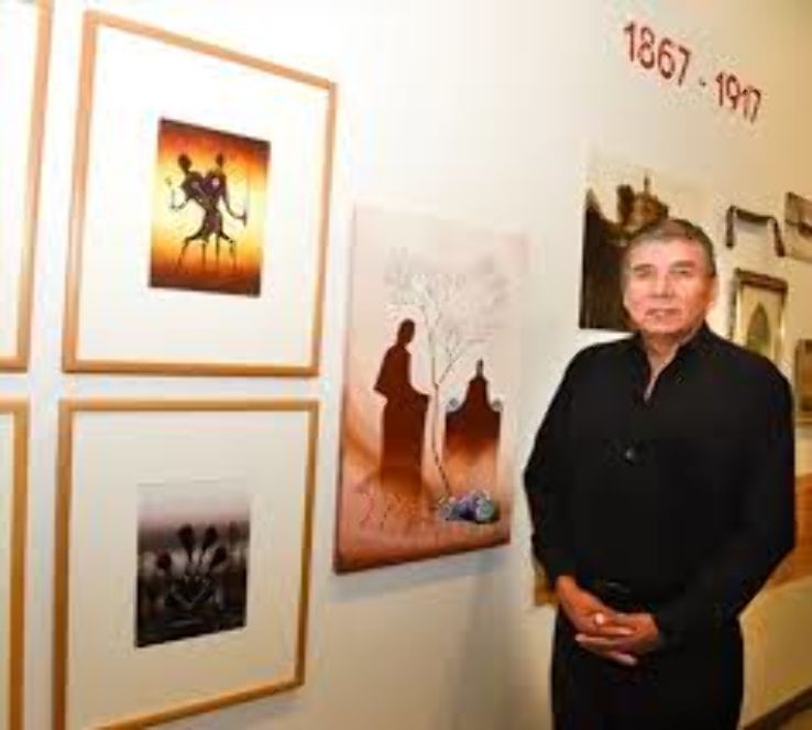 Go to an art gallery  Trip Packages