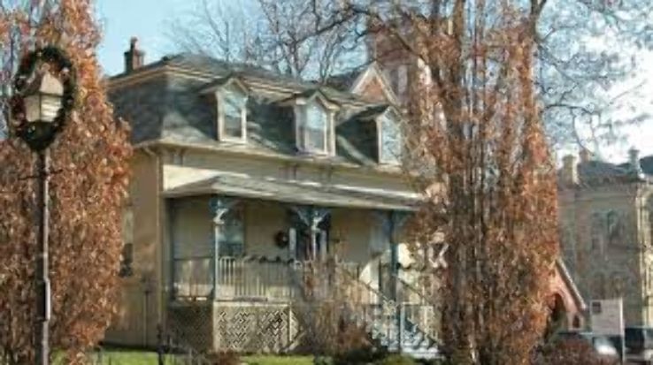 Wander around a historic house  Trip Packages