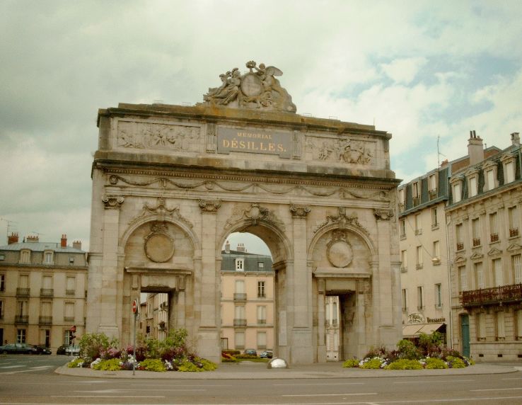 Porte Desilles Trip Packages