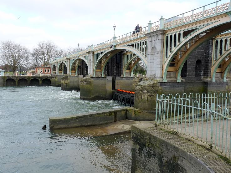 Richmond Lock and Footbridge Trip Packages