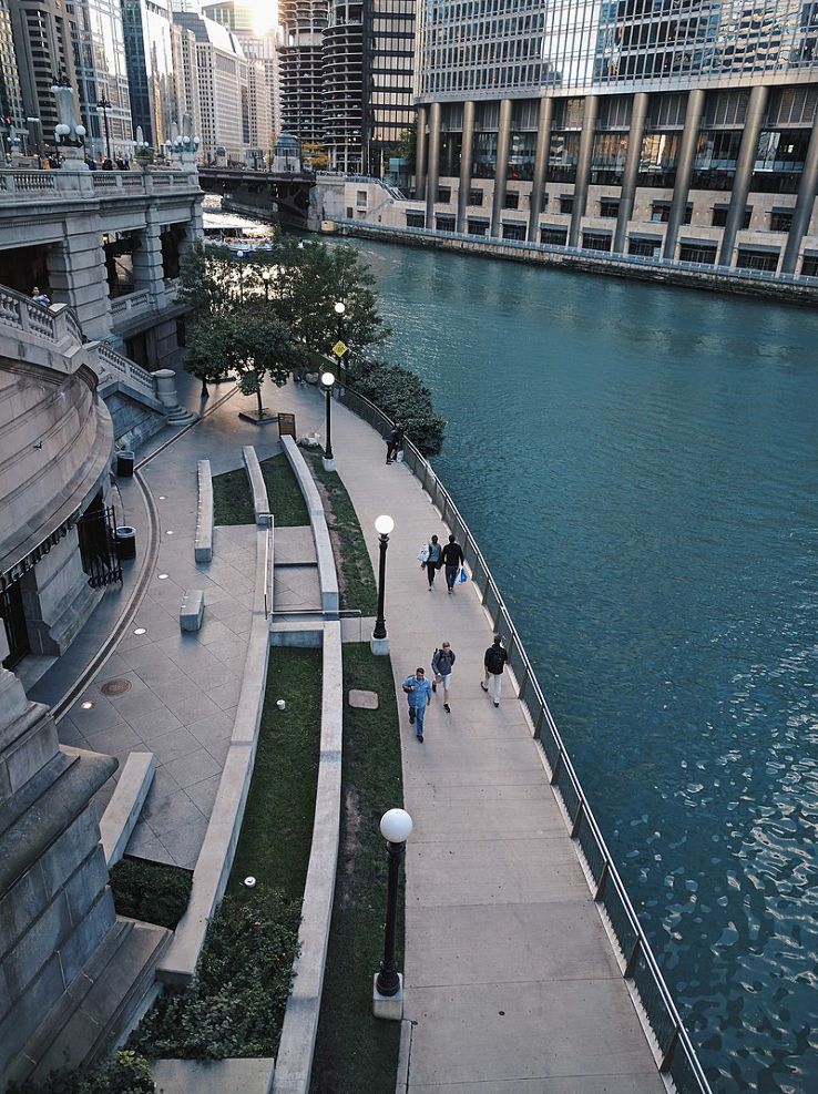 Chicago Riverwalk Trip Packages