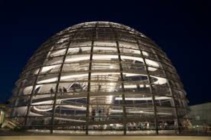 Catch a ride to the Reichstags dome Trip Packages