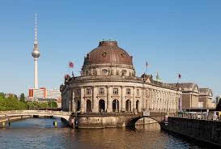 Marvel at the architecture on Museum Island Trip Packages