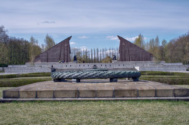 Ponder the futility of war at the Soviet War Memorial Trip Packages