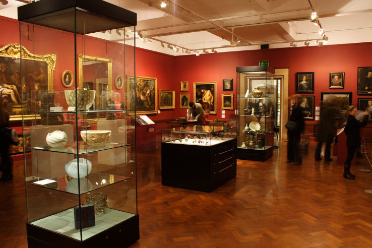 Bolton Museum  Trip Packages