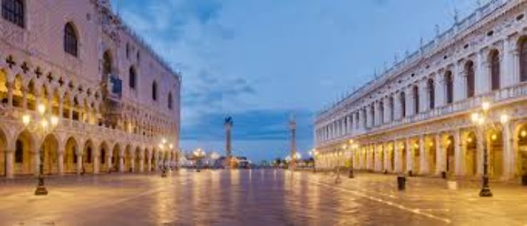 Palazzo Ducale -Doges Palace- and Bridge of Sighs Trip Packages