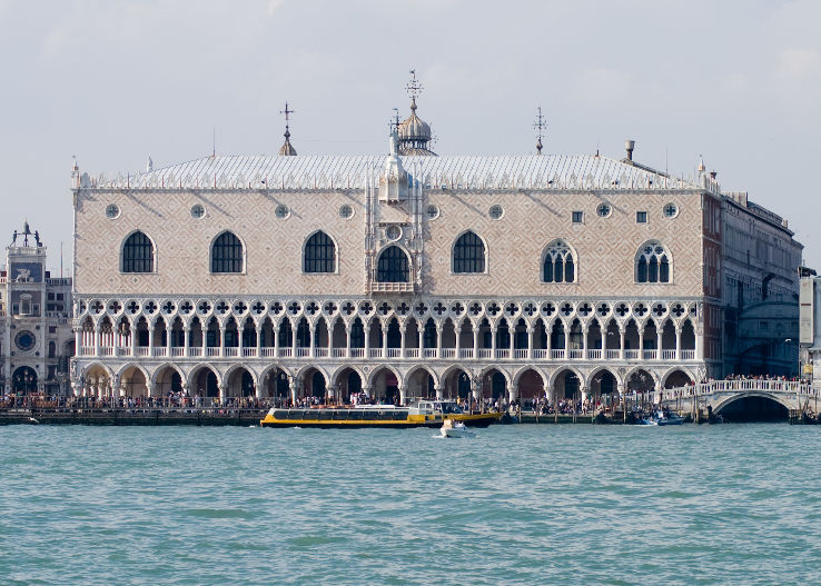 Palazzo Ducale -Doges Palace- and Bridge of Sighs Trip Packages