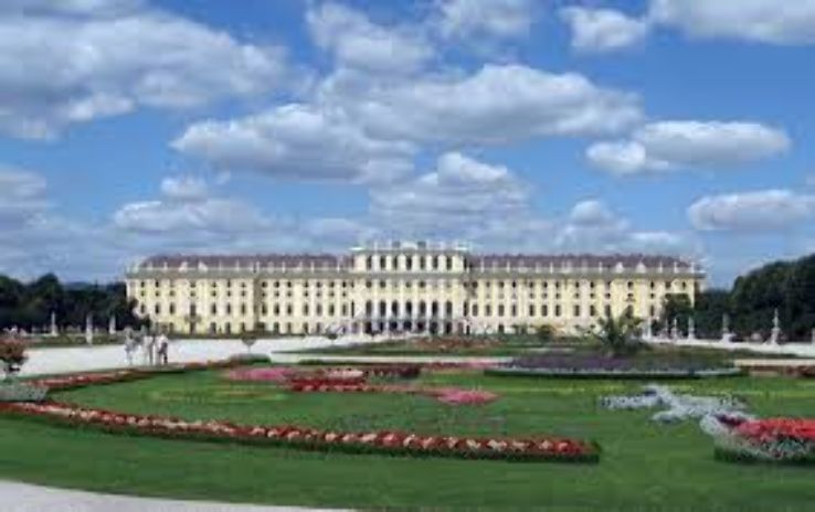 Schonbrunn Palace and Gardens Trip Packages
