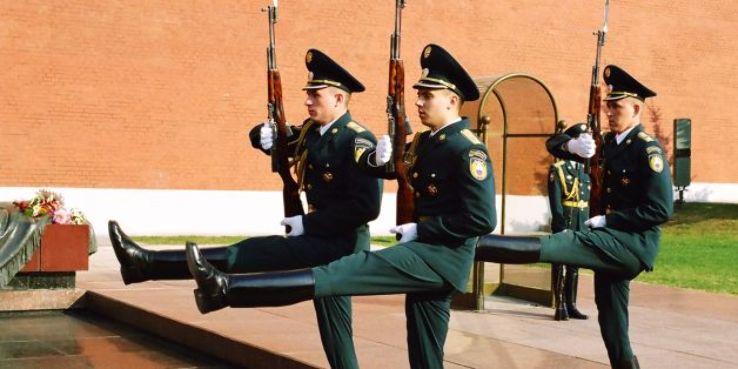 Stand straight for the Changing of the Guard Trip Packages