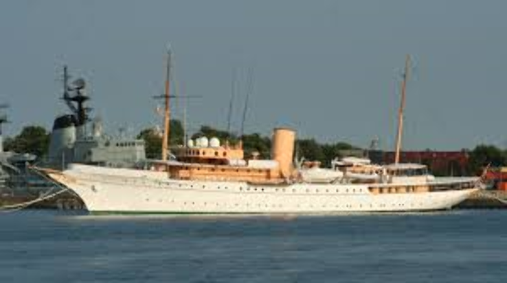 The Royal Yacht Britannia Trip Packages