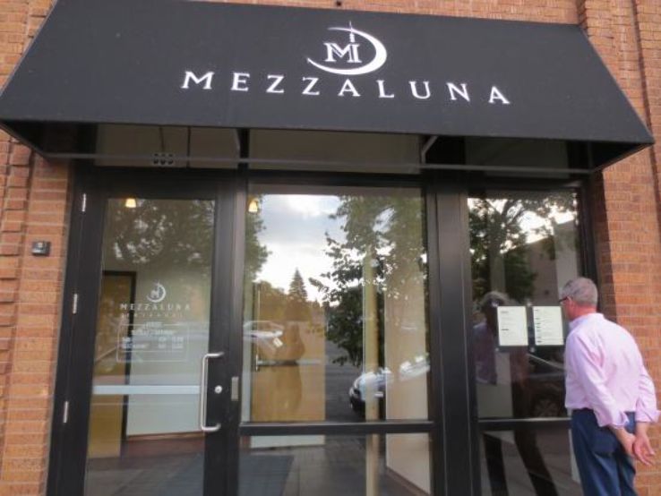 Mezzaluna Trip Packages