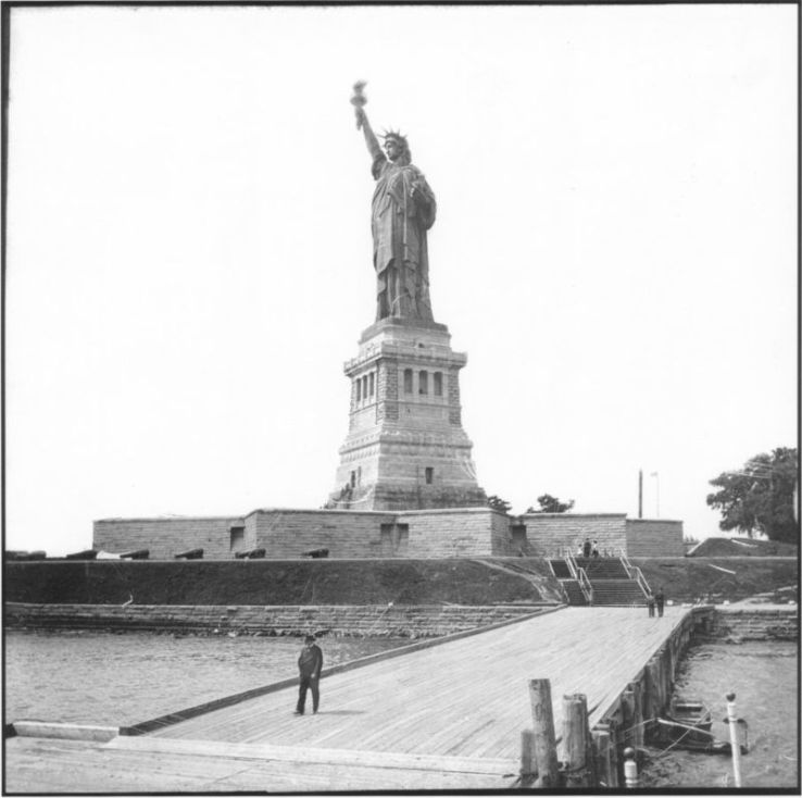 Liberty Island Manhattan Trip Packages