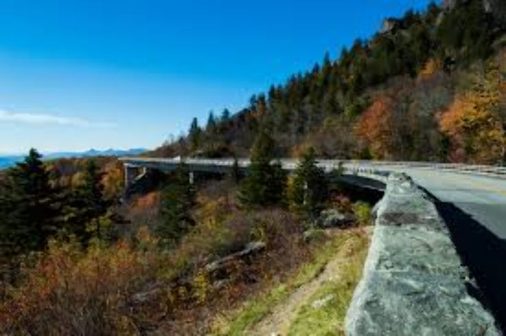Linn Cove Viaduct   Trip Packages