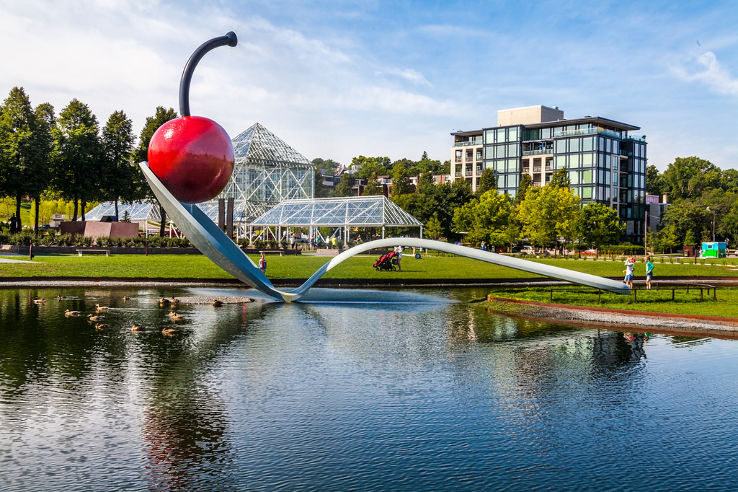 Spoonbridge and Cherry Trip Packages