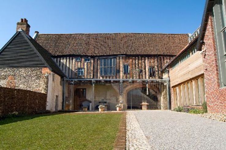 Dragon Hall  Trip Packages