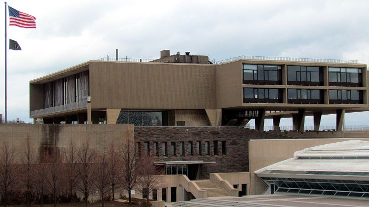 Milwaukee County War Memorial Trip Packages