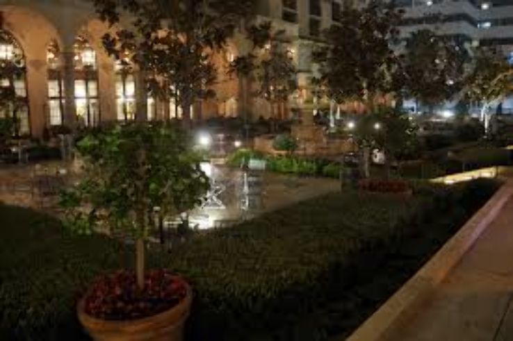 Beverly Canon Gardens Trip Packages