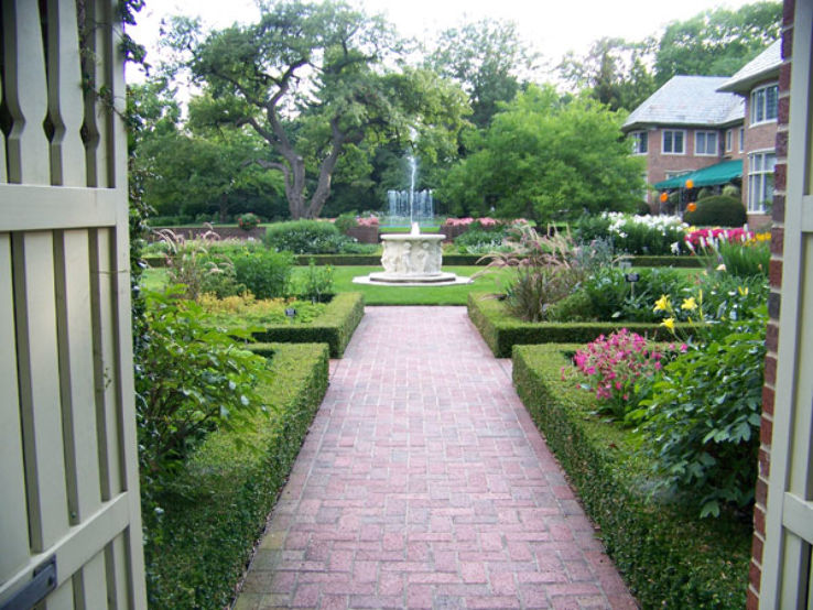 Applewood Estate Trip Packages