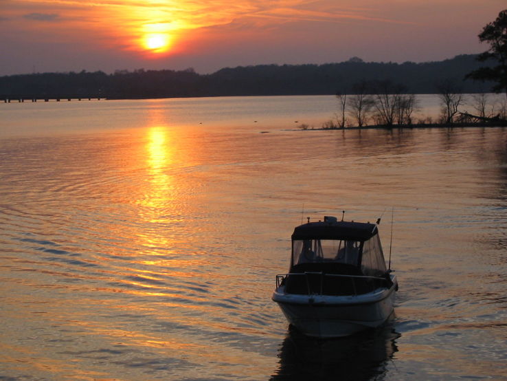 Lake Hartwell Trip Packages