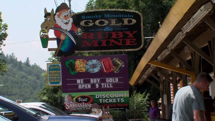 Smokey Mountain Gold and Ruby Mine Trip Packages